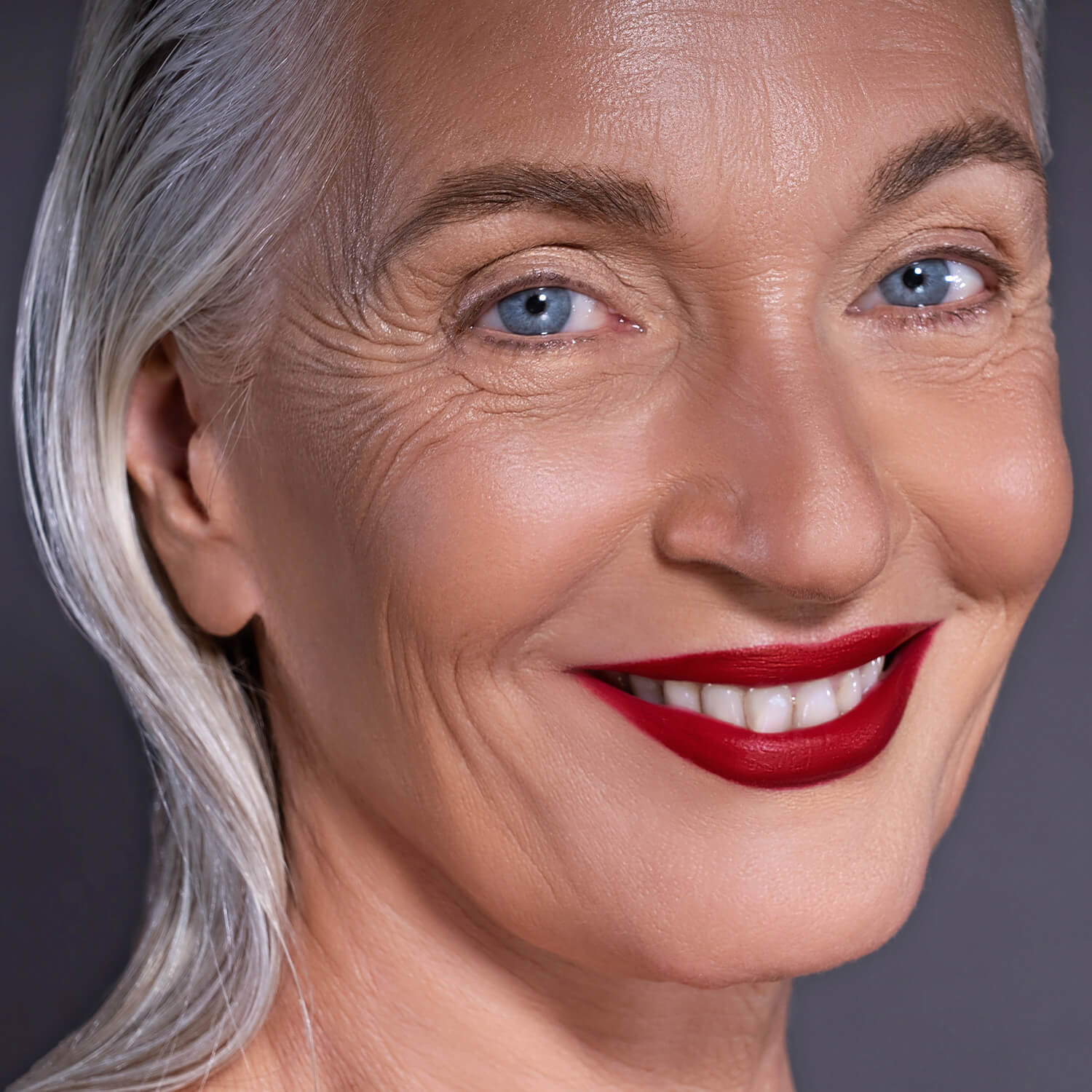 I NEED A ROUGE LIP STYLETTO (BARRA DE LABIOS)